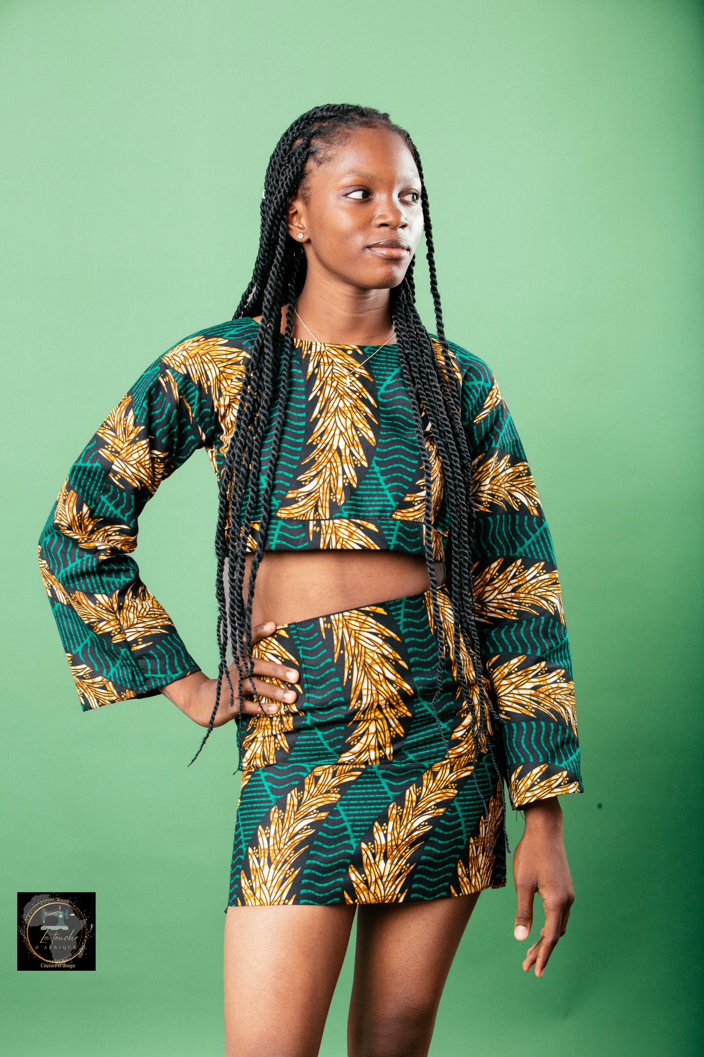 Skirt and Crop Top Set – Wide Sleeves and Elegance