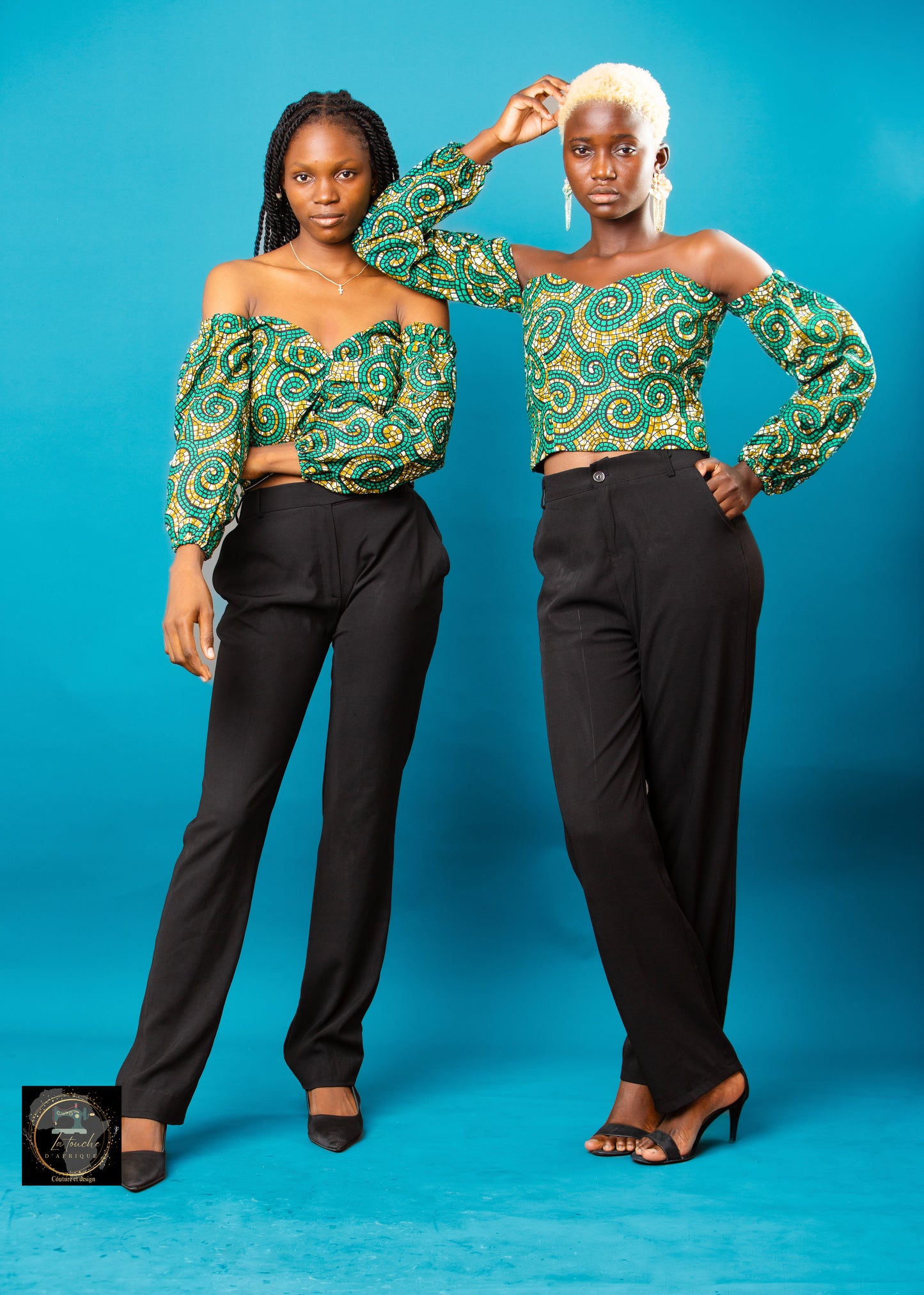 Haut Crop Top en Pagne – L’Art du Tissu Africain