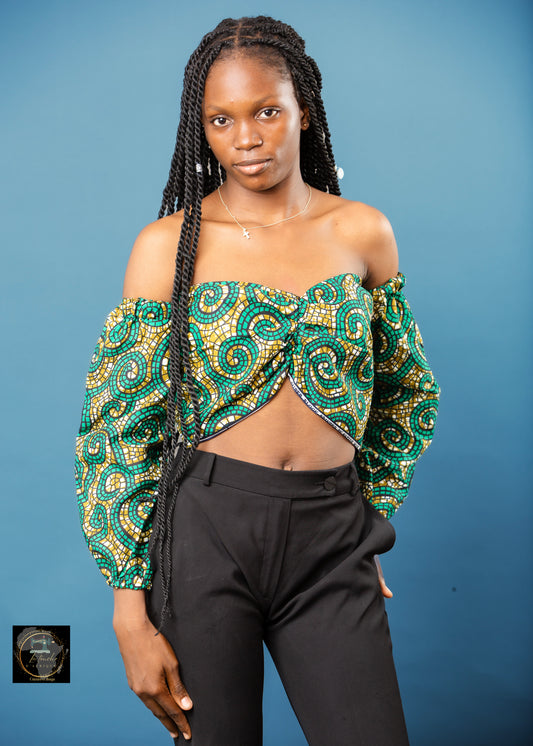 Haut Crop Top en Pagne – L’Art du Tissu Africain