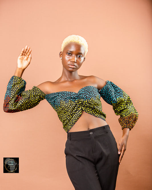 Crop Top en Pagne – L’Élégance Africaine Réinventée